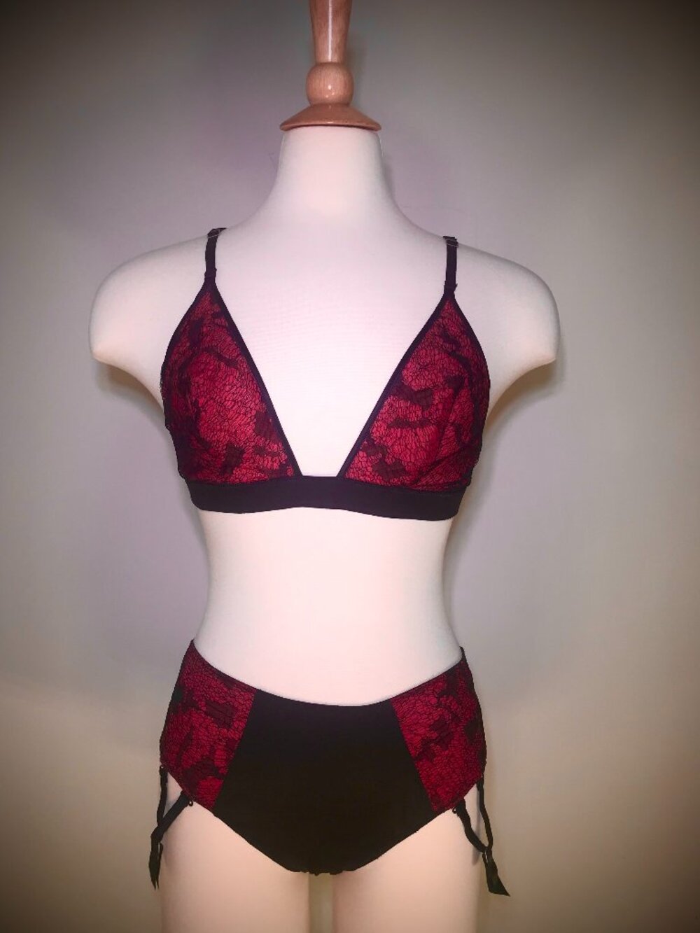 Kiki De Montparnasse Vintage Red & Black 3 Pc Lace Nuit Set